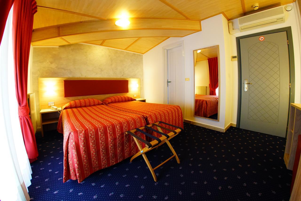 Hotel Le Torrette Galbiate Exterior photo