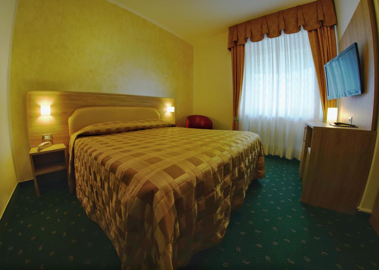 Hotel Le Torrette Galbiate Exterior photo